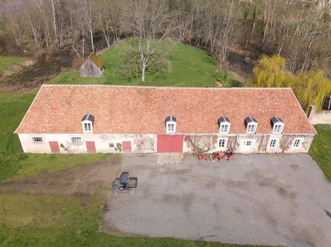 Longère après démoussage toiture